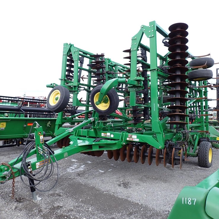 2013 JOHN DEERE 2310