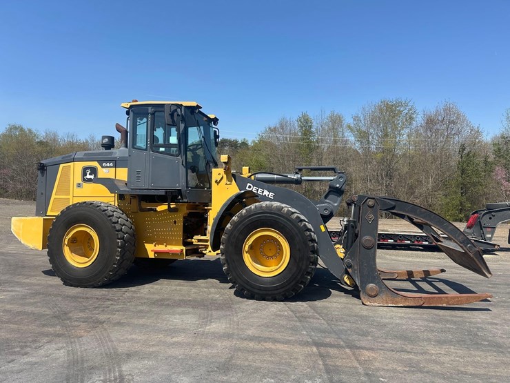 2022-john-deere-644-image-3