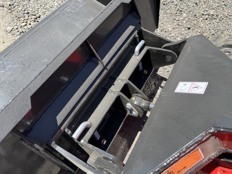 2026-agt-sda-140t-mini-compact-track-loader-image-12