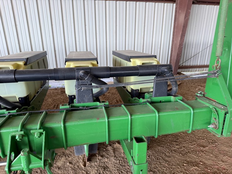 john-deere-7300-image-34