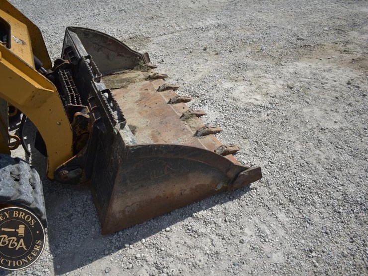 2023-caterpillar-259d3-image-16