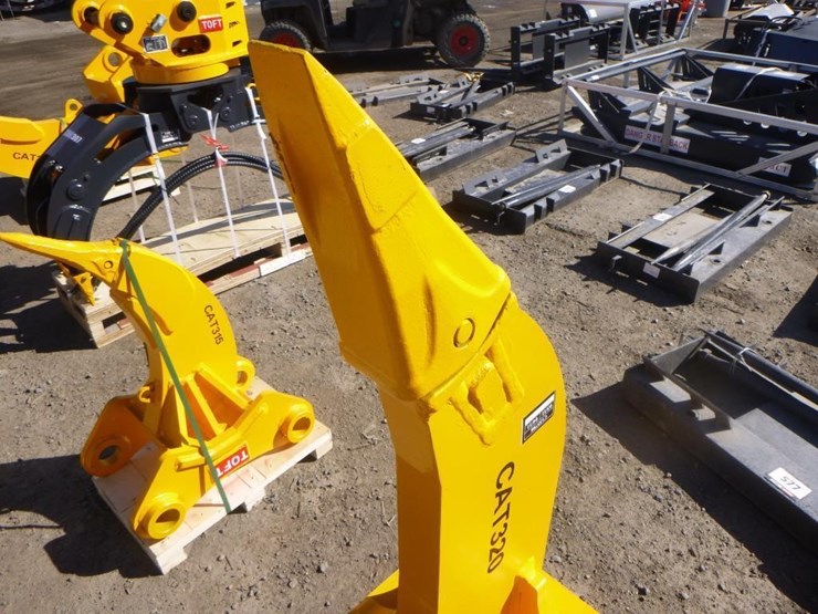 caterpillar-320-image-6