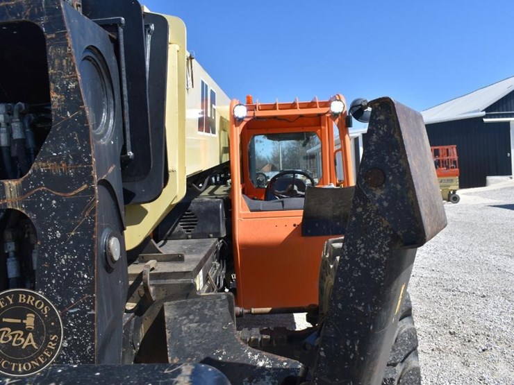 2015-jlg-g10-55a-image-52