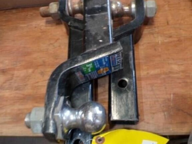 3-receiver-hitches-with-balls-image-1