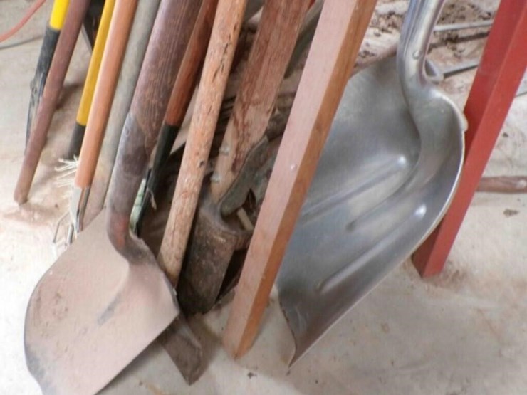 group-of-garden-tools-image-3