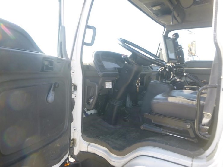 2002-gmc-t6500-image-11