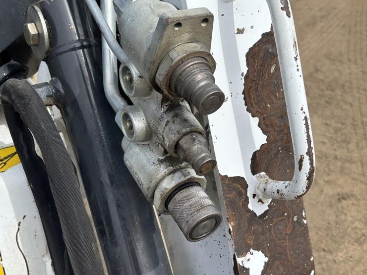 2021-bobcat-t450-image-13