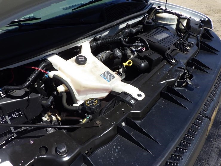 2012-chevrolet-express-2500-image-10