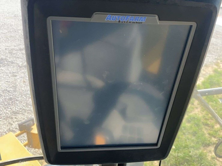 2006-terra-gator-6103-showing-7352-hrs-image-21