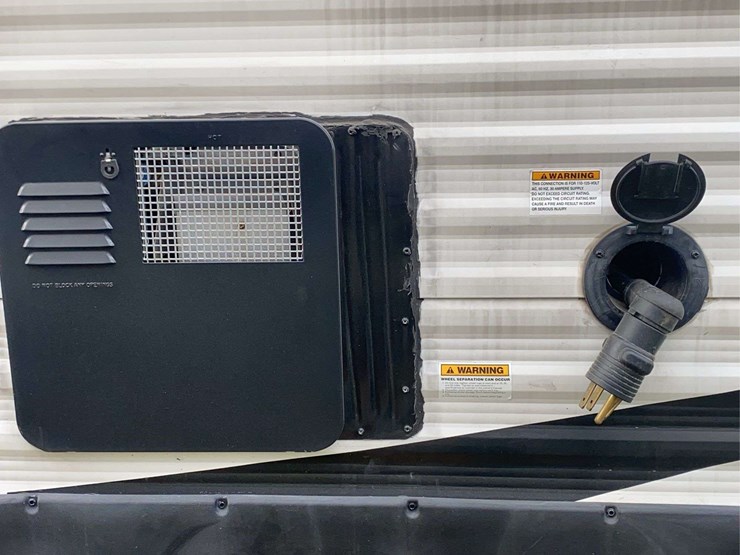 2019-dutchmen-coleman-lantern-edition-250tq-image-11