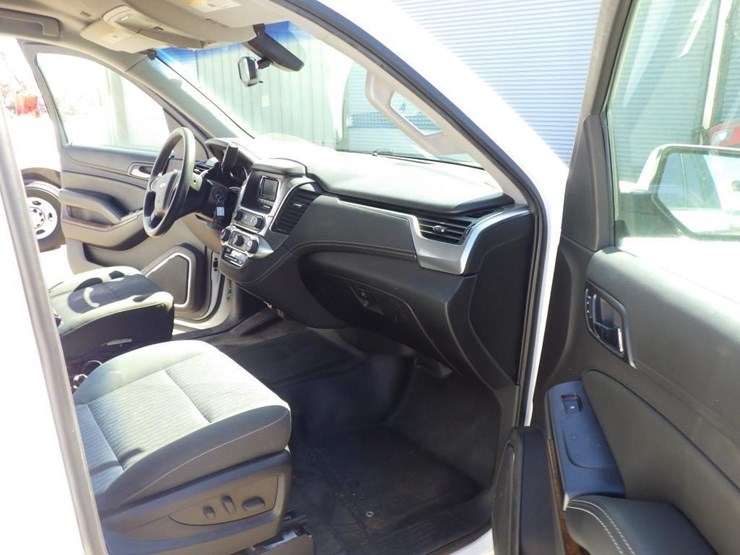 2016-chevrolet-tahoe-image-6