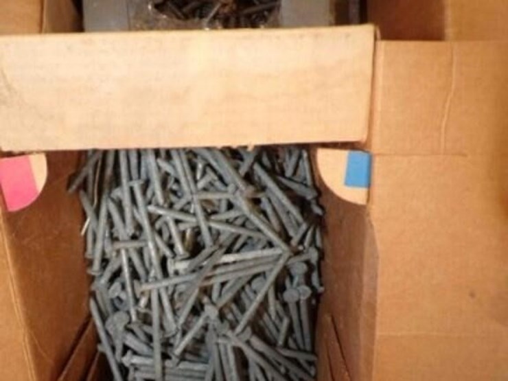 hercules-blasting-box-with-screws-image-2