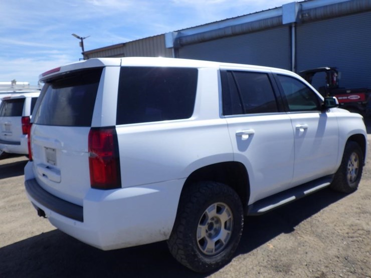 2016-chevrolet-tahoe-image-3