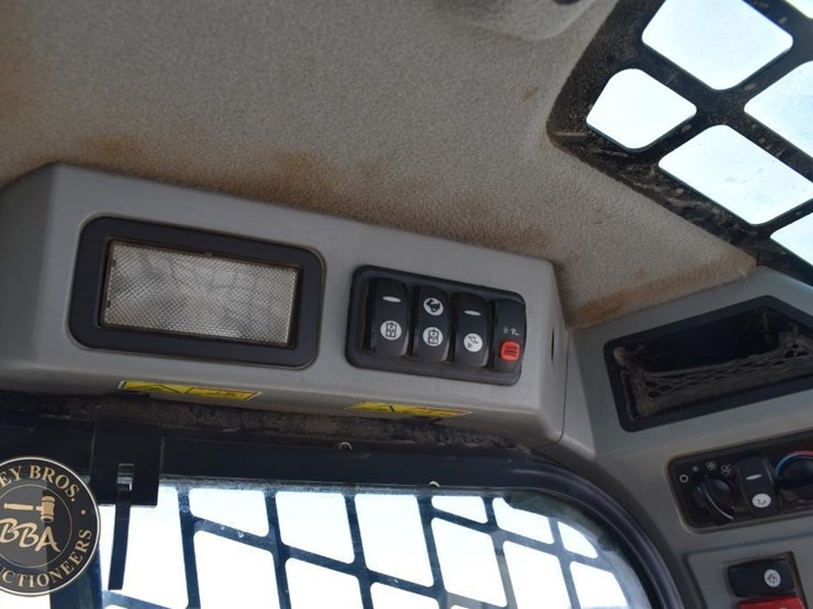 2017-caterpillar-259d-image-57