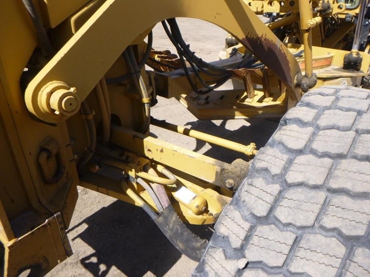 caterpillar-143h-image-13