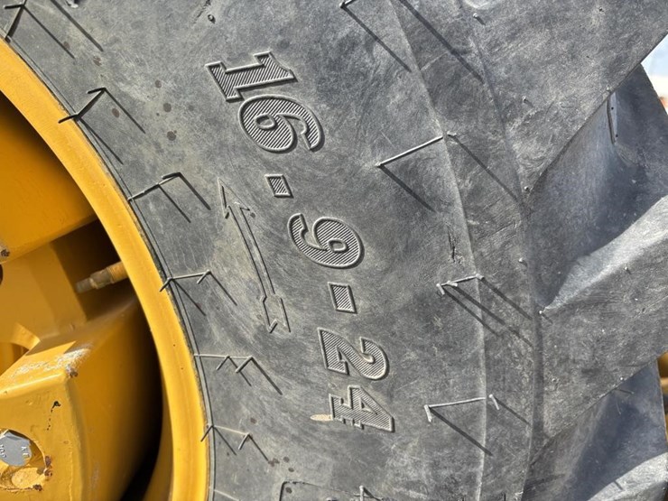 2019-deere-210lep-image-26