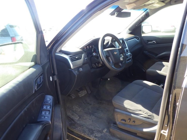 2020-chevrolet-tahoe-image-5