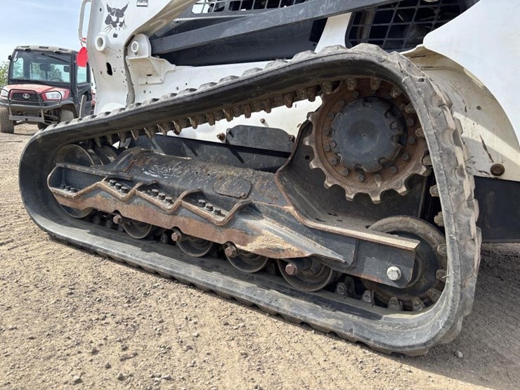 2017-bobcat-t650-image-17