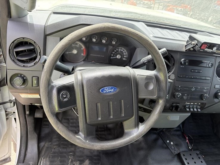 2015-ford-f550-image-11