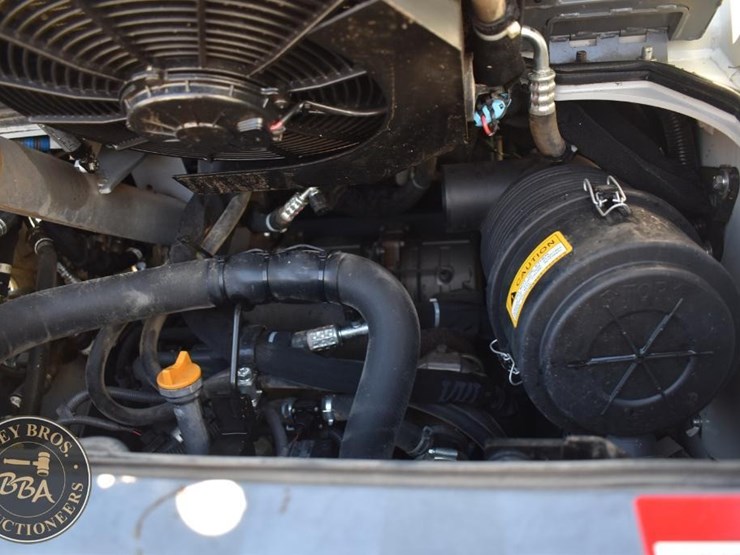 2020-takeuchi-tl8r2-image-35