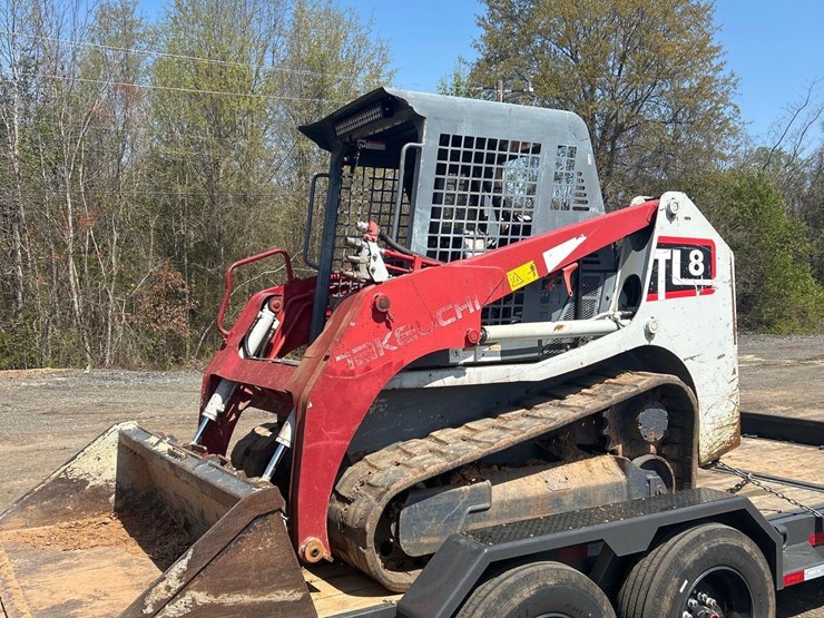 2014-takeuchi-tl8-image-1