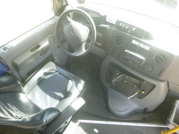 2014-ford-e450-image-8