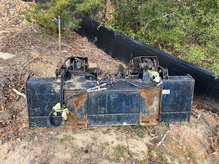 #4004-•-caterpillar-grapple-bucket-for-skid-steer-image-2