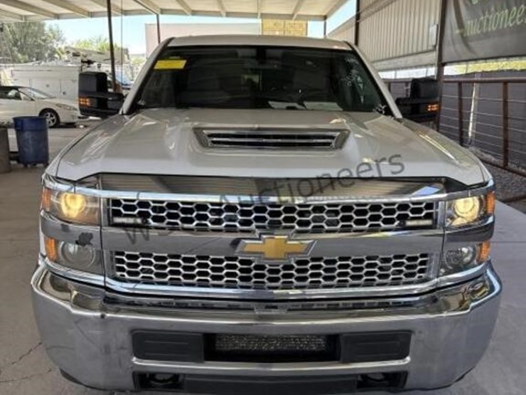 2019-chevrolet-silverado-2500hd-image-3