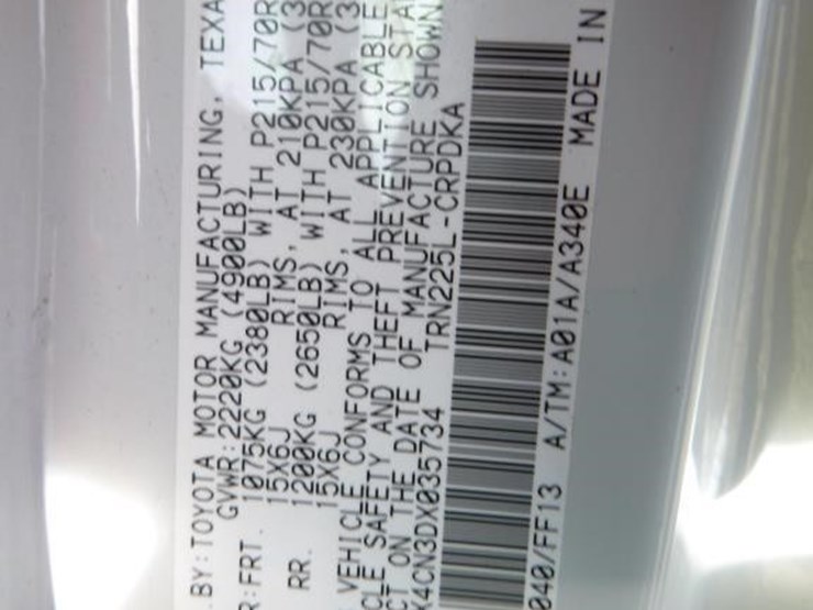 2013-toyota-tacoma-image-28