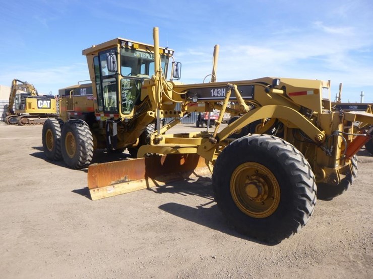 2005-caterpillar-143h-image-2