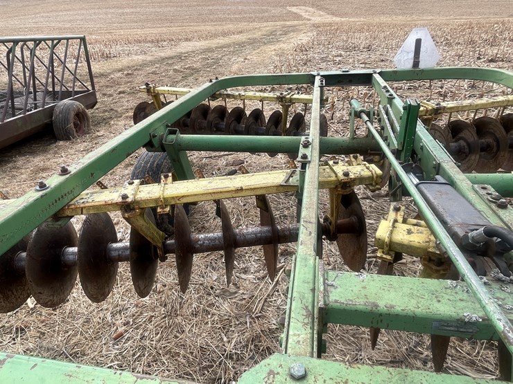 john-deere-210-image-20