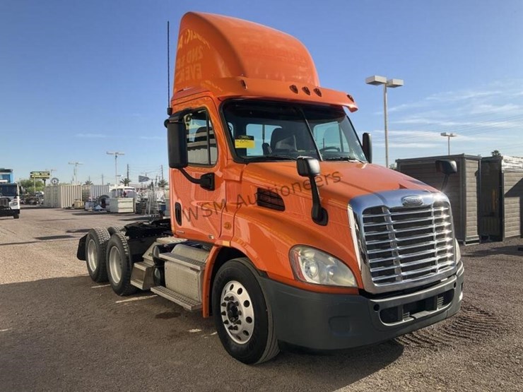 2012-freightliner-cascadia-t/t-image-4