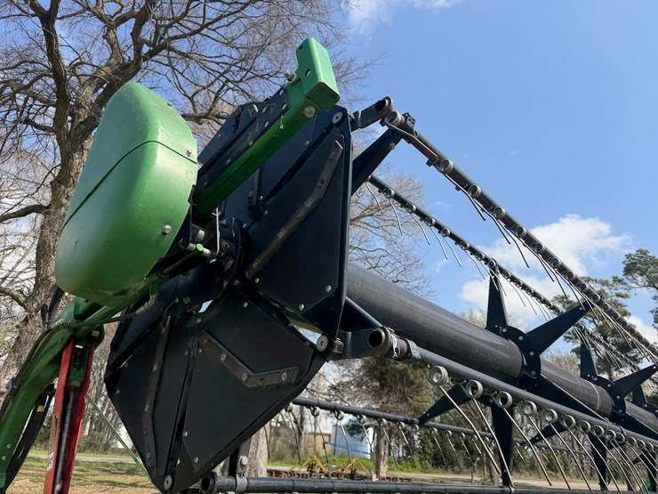 2017-john-deere-630fd-image-10