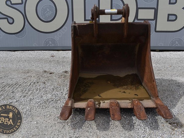 caterpillar-60-image-2