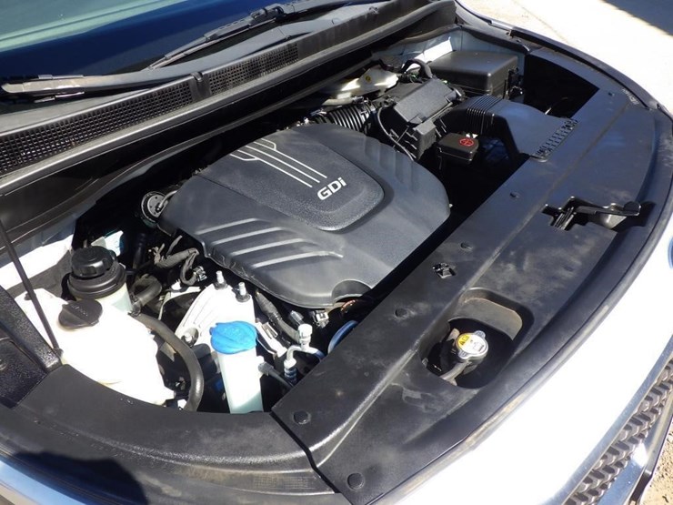 2016-kia-sedona-image-11