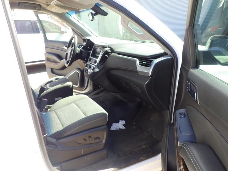 2016-chevrolet-tahoe-image-6