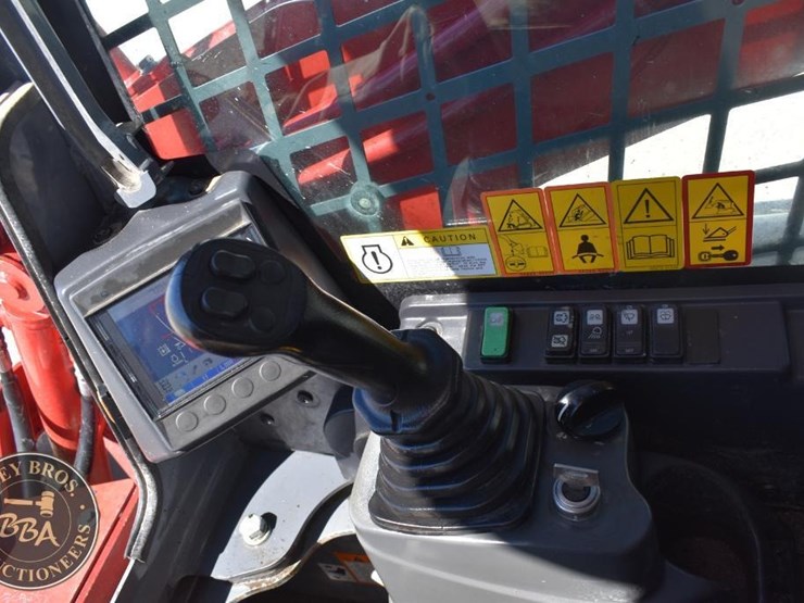 2020-takeuchi-tl8r2-image-48