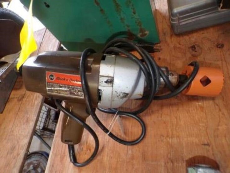 black-&-decker-1/2"-drill-image-1