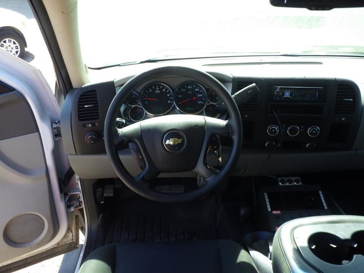 2013-chevrolet-2500hd-image-7