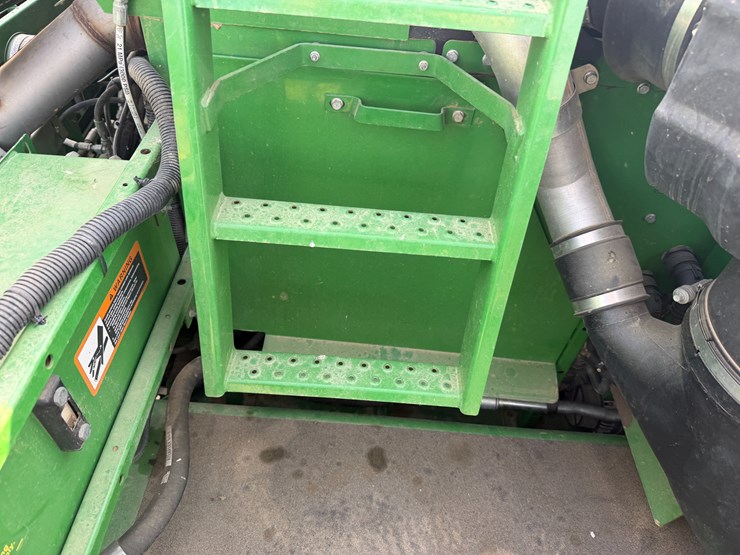 2014-john-deere-s670-image-126