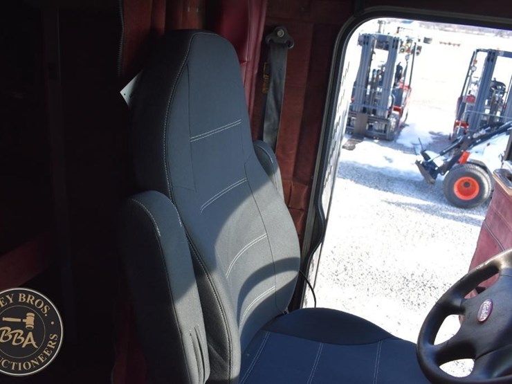 2004-peterbilt-379-image-54