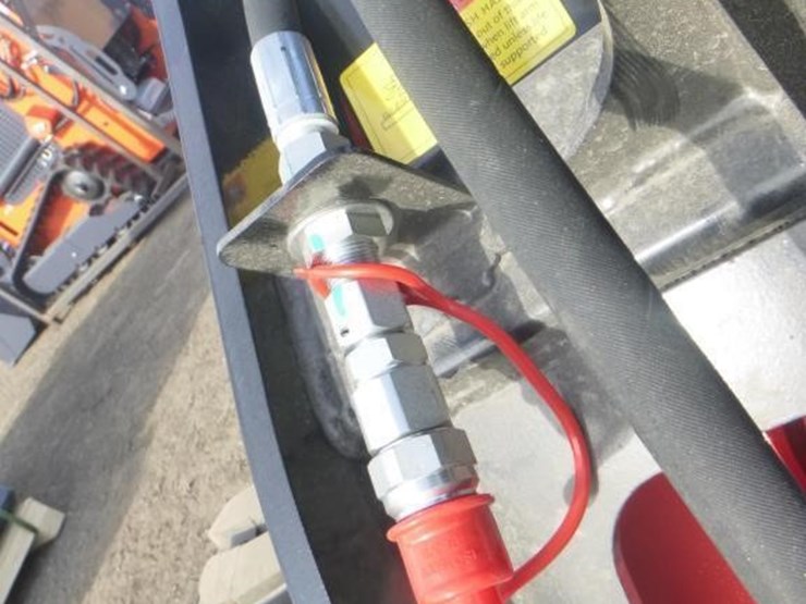 2026-sdlool-323w-skid-steer-loader-image-12