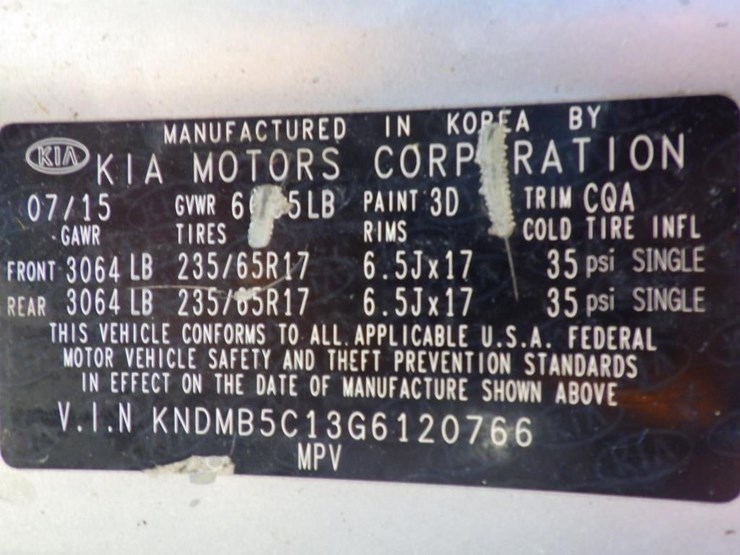 2016-kia-sedona-image-16