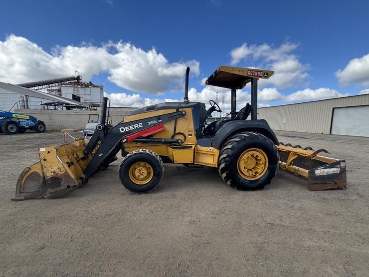 2018-deere-210lep-image-5