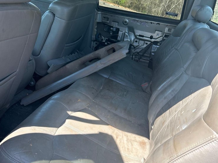 2001-chevrolet-2500hd-image-22