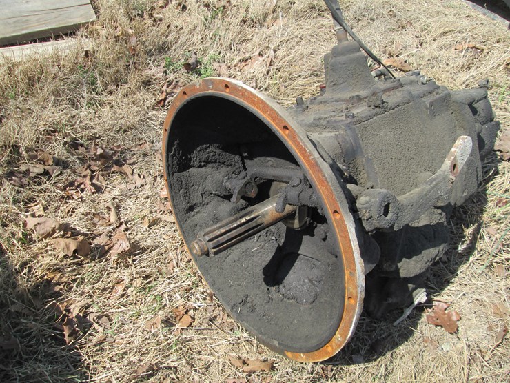 #43958-•-eaton-fuller-9sp-transmission-w/pto-image-4