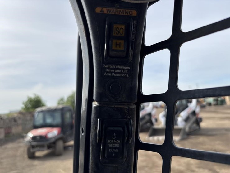 2017-bobcat-t650-image-29