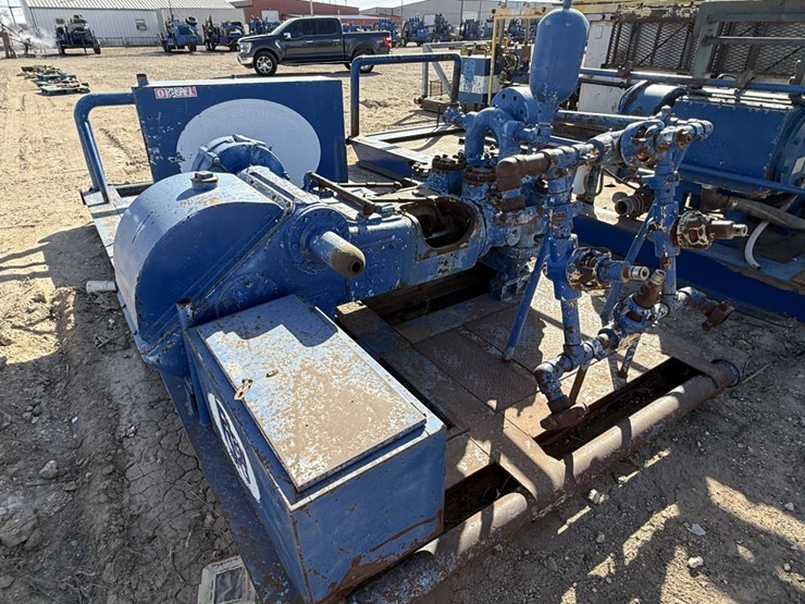 gardner-denver-fxydja-duplex-pump-mtd-on-15-x-8-skid-(no-power)-image-4