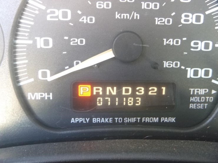 2002-chevrolet-1500-image-17