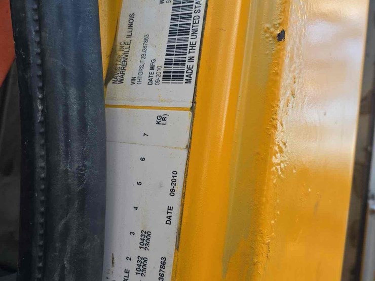 2011-international-7600-image-10